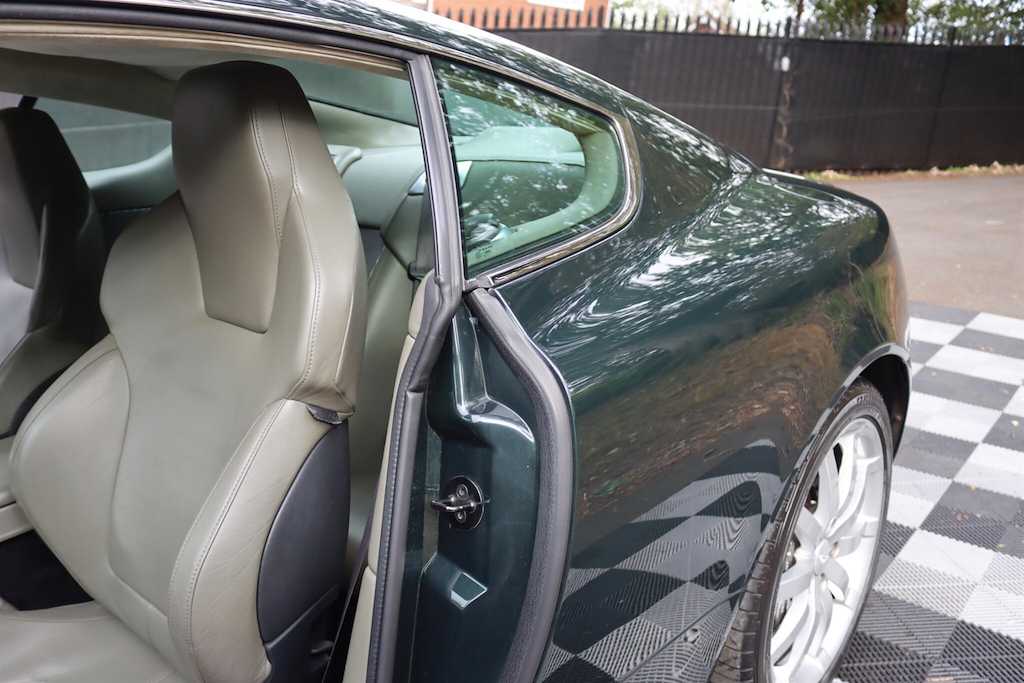 Aston Martin DB9 Aston Martin Db9 5.9 Seq #84