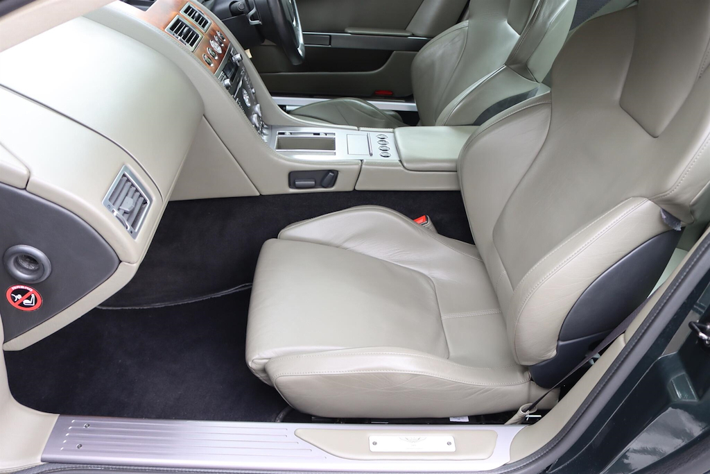 Aston Martin DB9 Aston Martin Db9 5.9 Seq #74