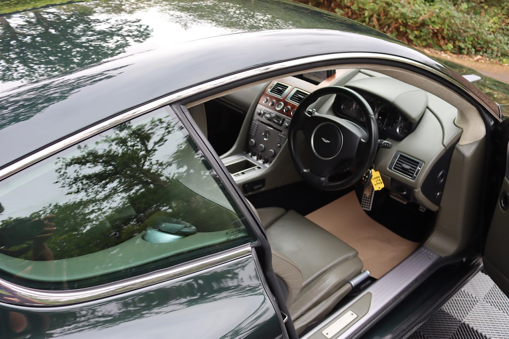 Aston Martin DB9 Aston Martin Db9 5.9 Seq #51