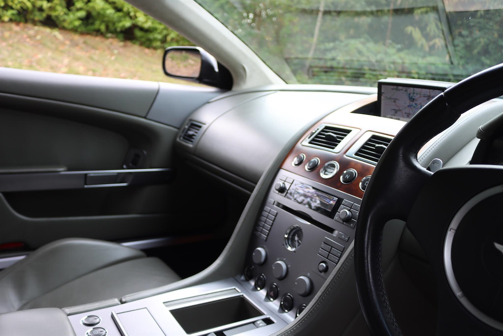 Aston Martin DB9 Aston Martin Db9 5.9 Seq #36