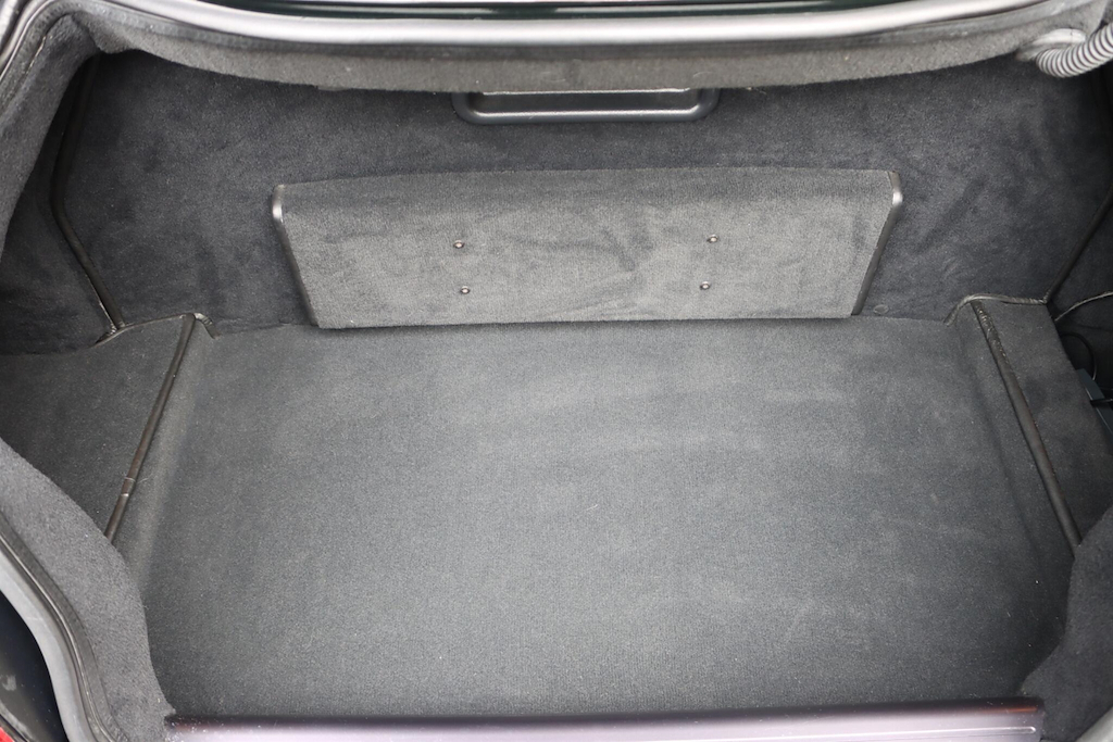 Aston Martin DB9 Aston Martin Db9 5.9 Seq #68