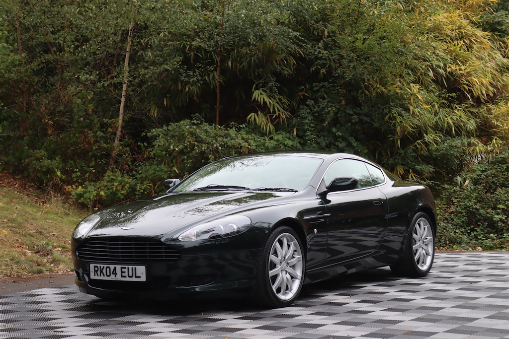 Aston Martin DB9 Aston Martin Db9 5.9 Seq #32