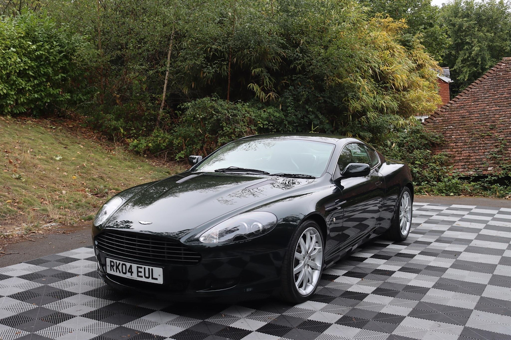 Aston Martin DB9 Aston Martin Db9 5.9 Seq #33