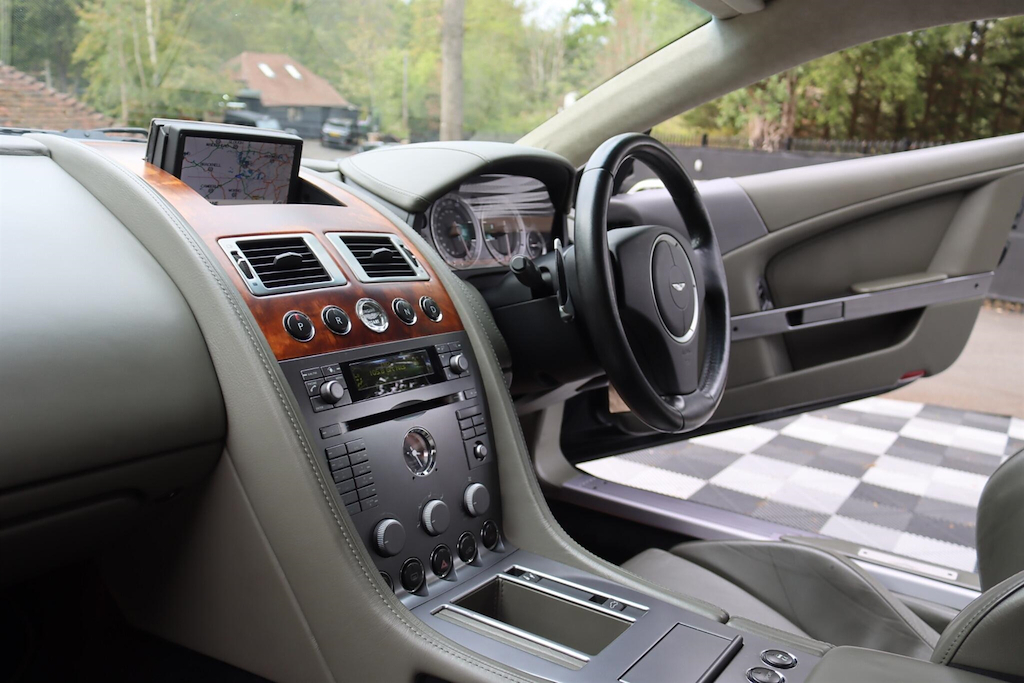 Aston Martin DB9 Aston Martin Db9 5.9 Seq #53