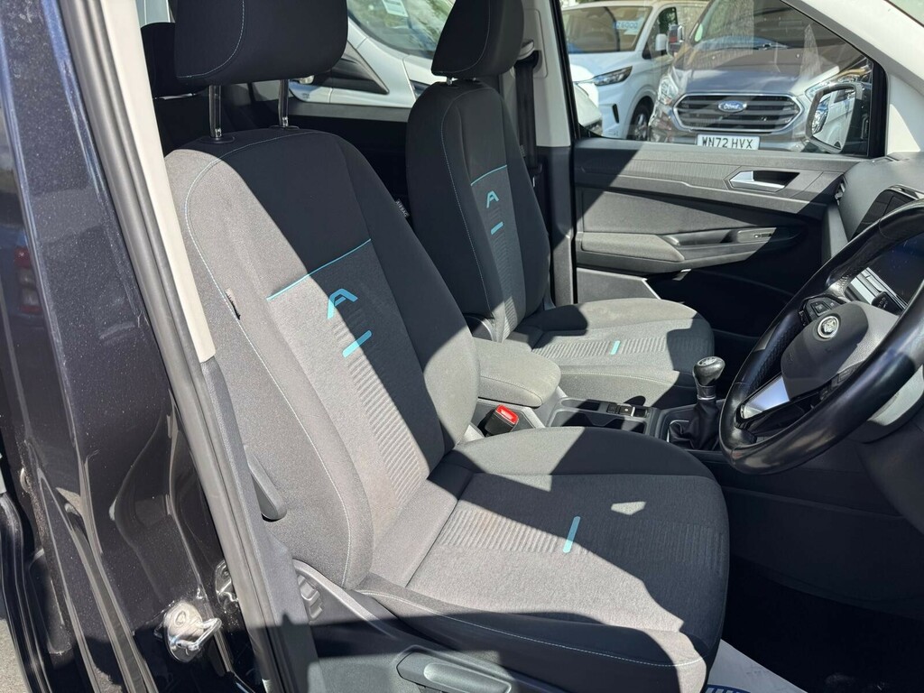Mitsubishi Shogun Tourneo Connect 2.0 Active Ecoblue 5 Black #4