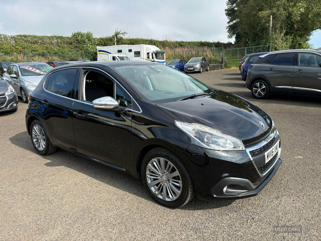 Peugeot 208 1.2 Puretech 110 Allure Eat6 Black