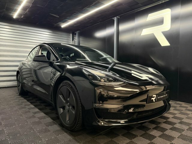 Tesla Model 3 Dual Motor Long Range Saloon 4 Black