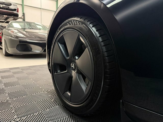 Tesla Model 3 Dual Motor Long Range Saloon 4 Black #4