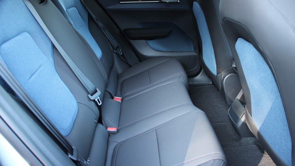 Volvo EX30 P5 Long Range Plus Harmankardon Sound, Heated Se #6