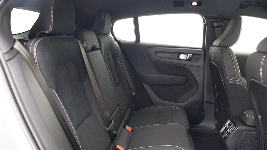 Volvo EC40 Twin Performance Ultra Black Edition Sunroof, Har  #6