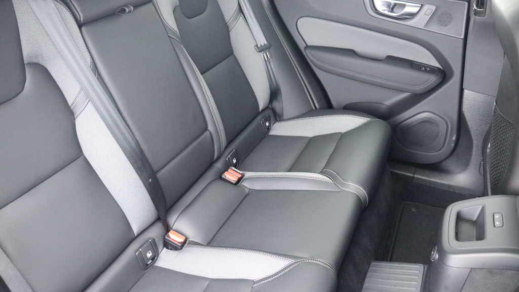 Volvo XC60 T6 Awd Phev Plus Black Edition Harmankardon Soun #6