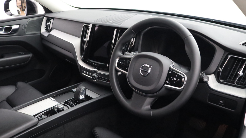 Volvo XC60 B4 D Awd Plus Dark Harmankardon Sound, 360 Cam #4