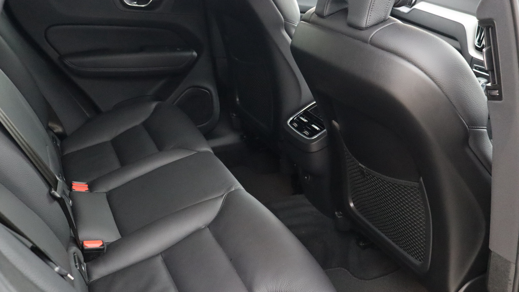 Volvo XC60 B4 D Awd Plus Dark Harmankardon Sound, 360 Cam #6