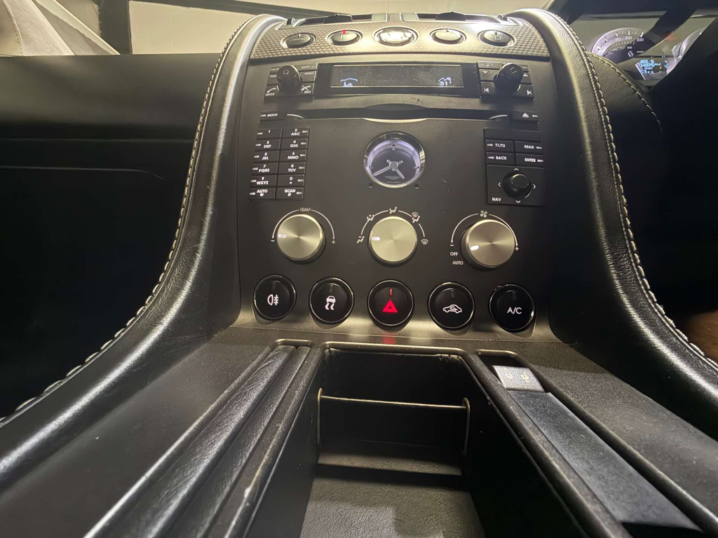 Aston Martin Vantage Vantage V8 Silver #19