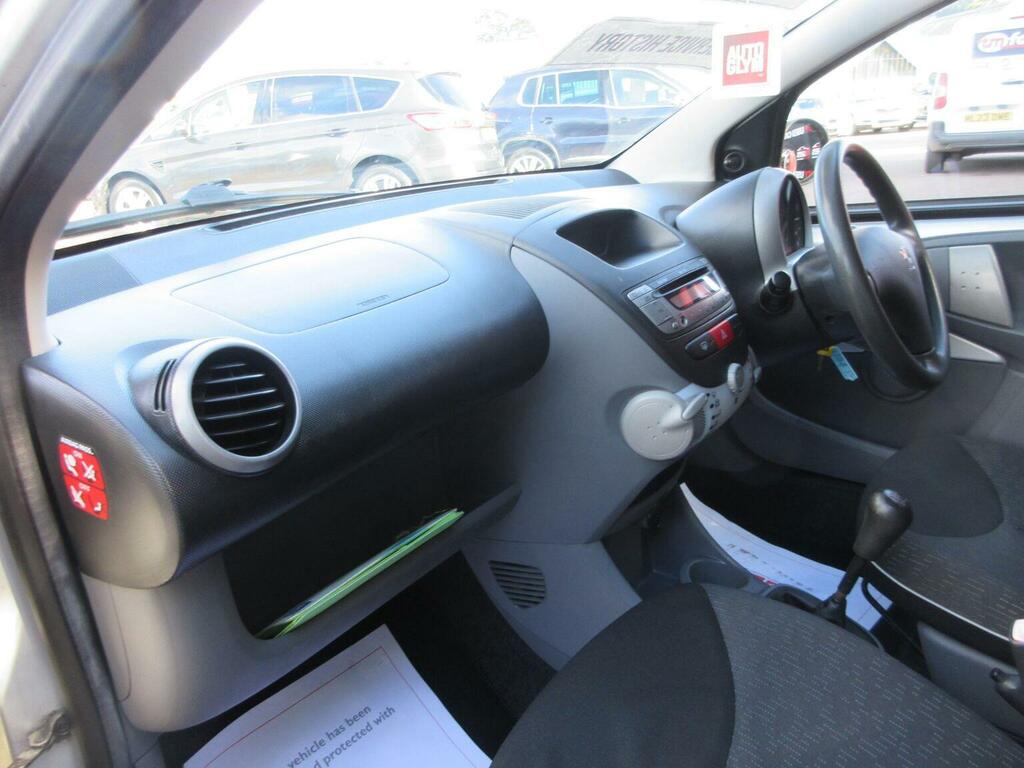 Peugeot 107 Hatchback Black #32