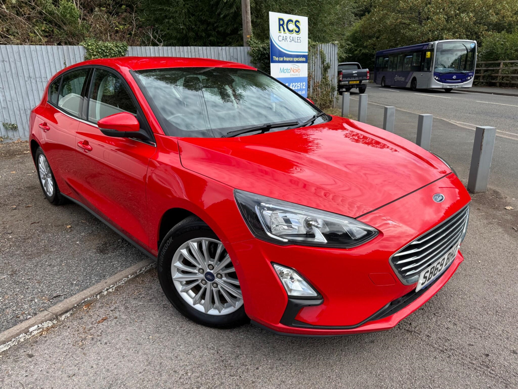 Ford Focus 1.0T Ecoboost Titanium Euro 6 Ss Red