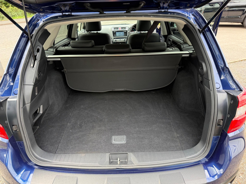 Subaru Outback Outback Se Premium Symmetrical Awd Cvt White #9
