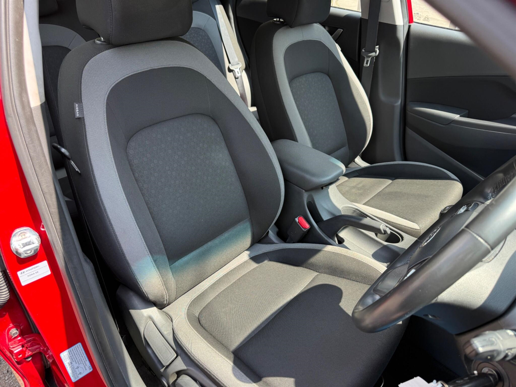 Hyundai Kona Premium Silver #14