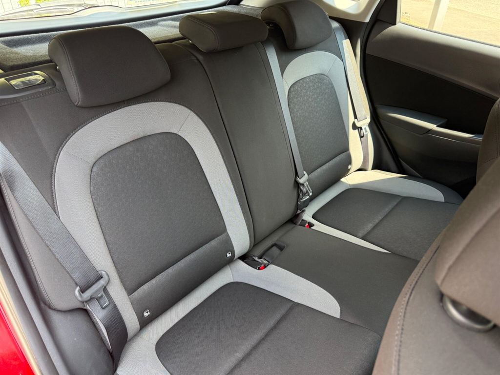Hyundai Kona Premium Silver #12