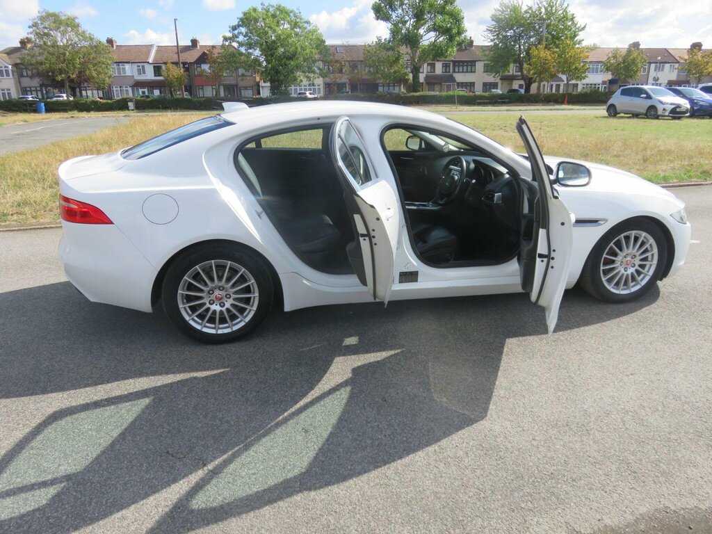 Jaguar XE 2.0D R-sport Saloon Grey #19