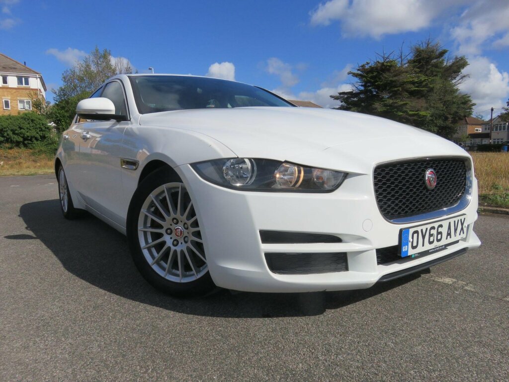 Jaguar XE 2.0D R-sport Saloon Grey #8