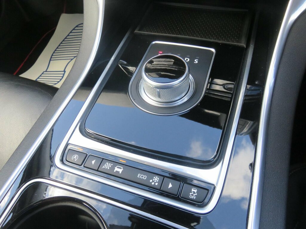 Jaguar XE 2.0D R-sport Saloon Grey #33