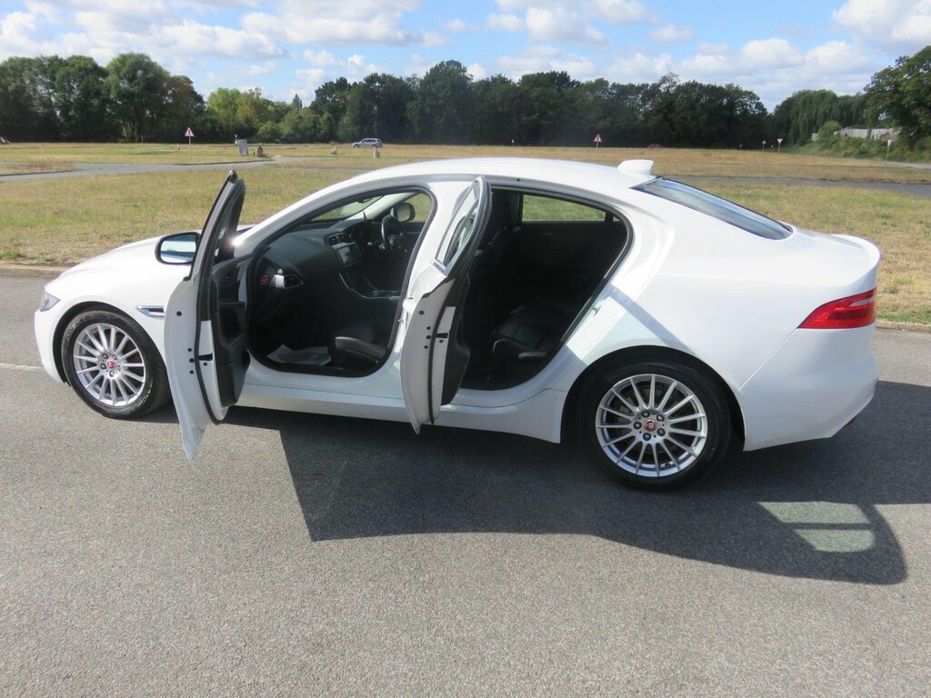 Jaguar XE 2.0D R-sport Saloon Grey #17
