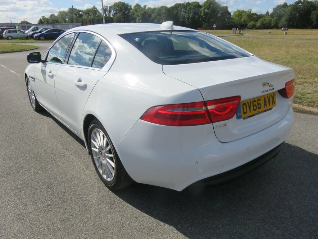 Jaguar XE 2.0D R-sport Saloon Grey #14