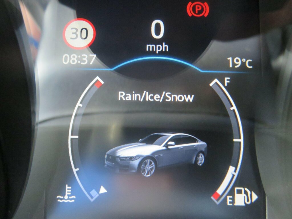 Jaguar XE 2.0D R-sport Saloon Grey #22