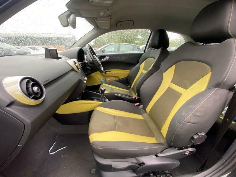 Audi A1 1.6 Tdi Se Black #11