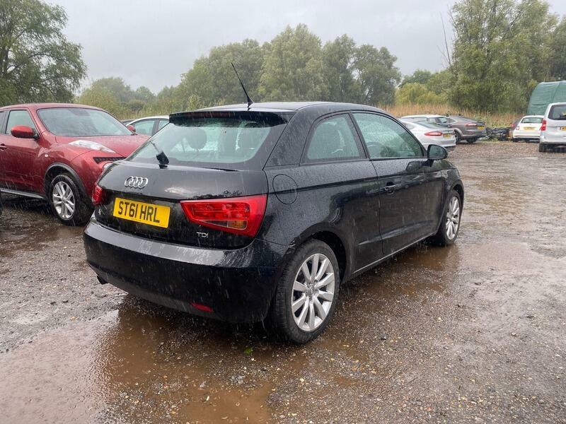 Audi A1 1.6 Tdi Se Black #7