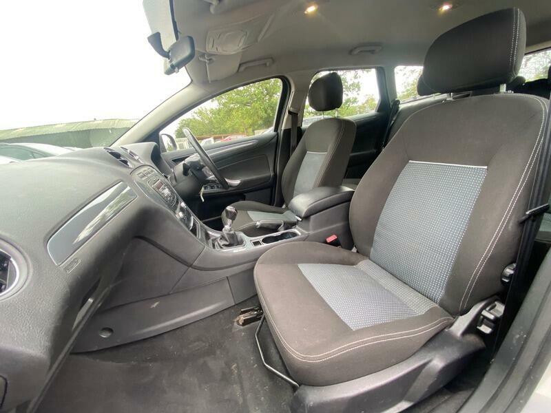 Ford Mondeo Titanium Black #14