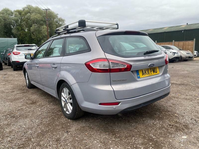 Ford Mondeo Zetec Silver #5
