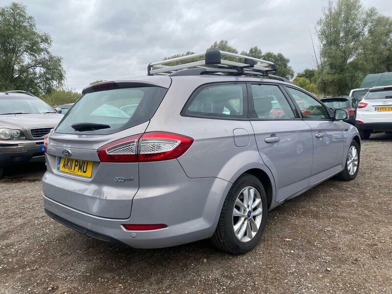 Ford Mondeo Zetec Silver #6