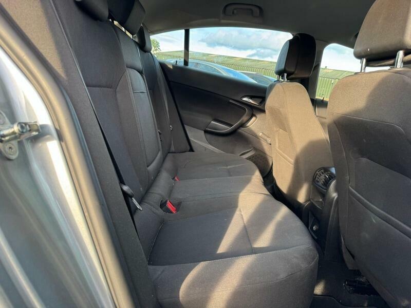 Vauxhall Insignia  White #9