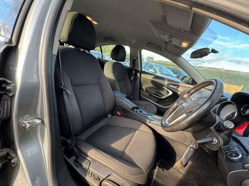 Vauxhall Insignia  White #11