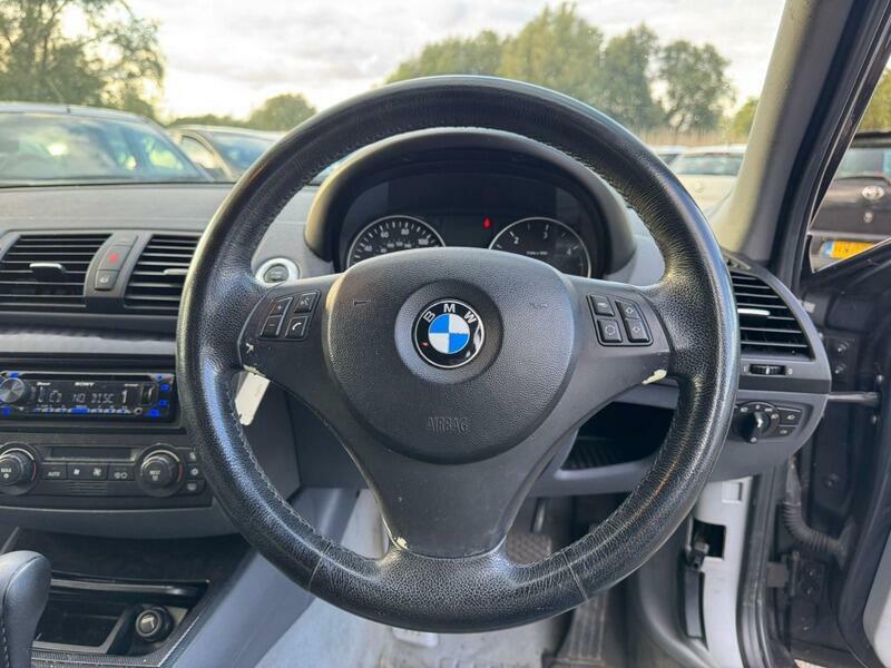 BMW 1 Series Hatchback 2.0 Blue #14