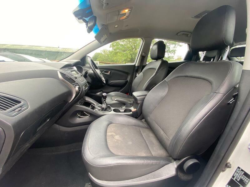 Hyundai Ix35 Crdi Se Nav White #12