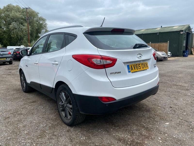 Hyundai Ix35 Se White #3