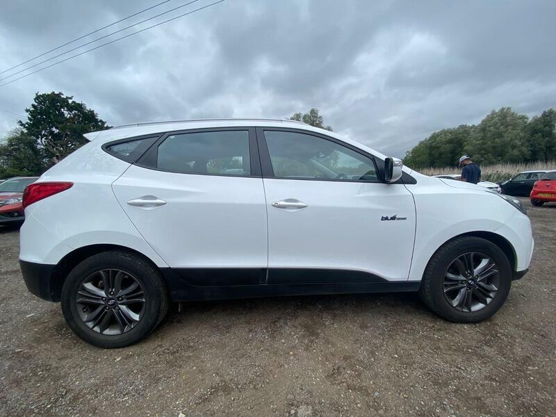 Hyundai Ix35 Se White #5