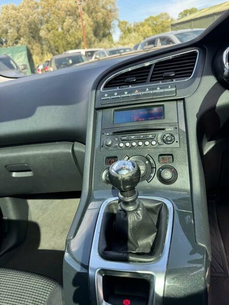 Peugeot 5008 Active White #15