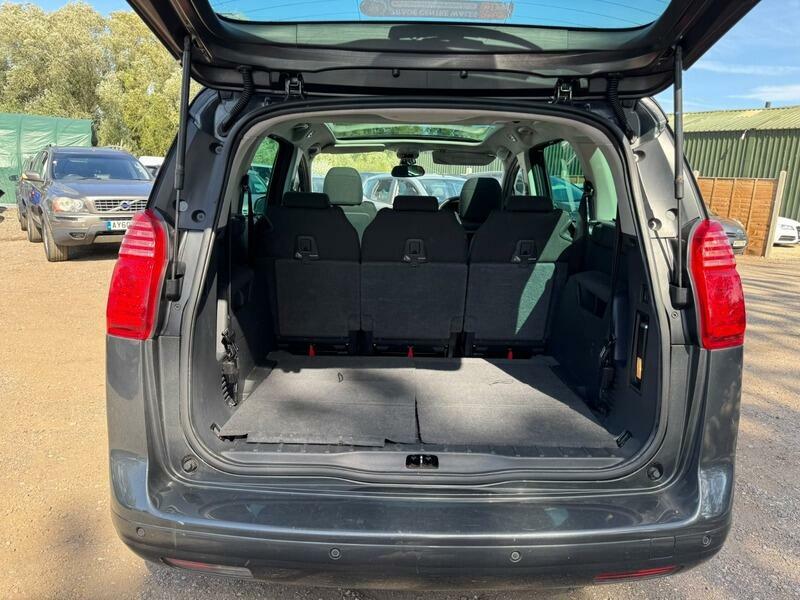 Peugeot 5008 Active White #8