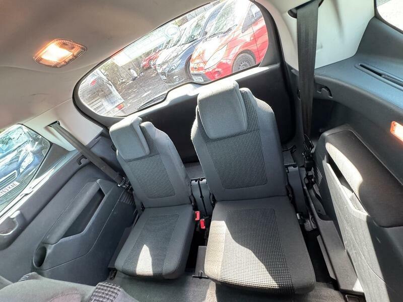 Peugeot 5008 Active White #17