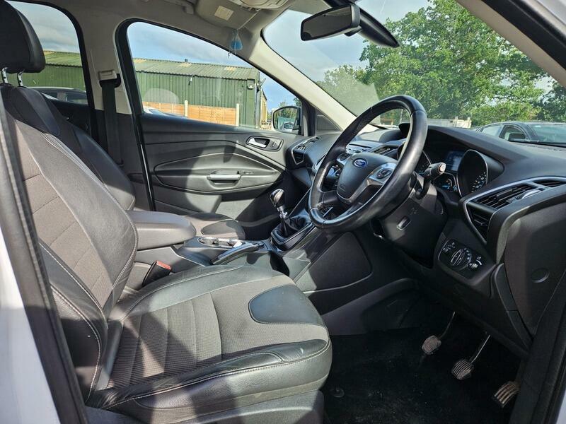 Ford Kuga 2.0 Tdci Zetec 4Wd Dab Bluetoothh Senso Black #9