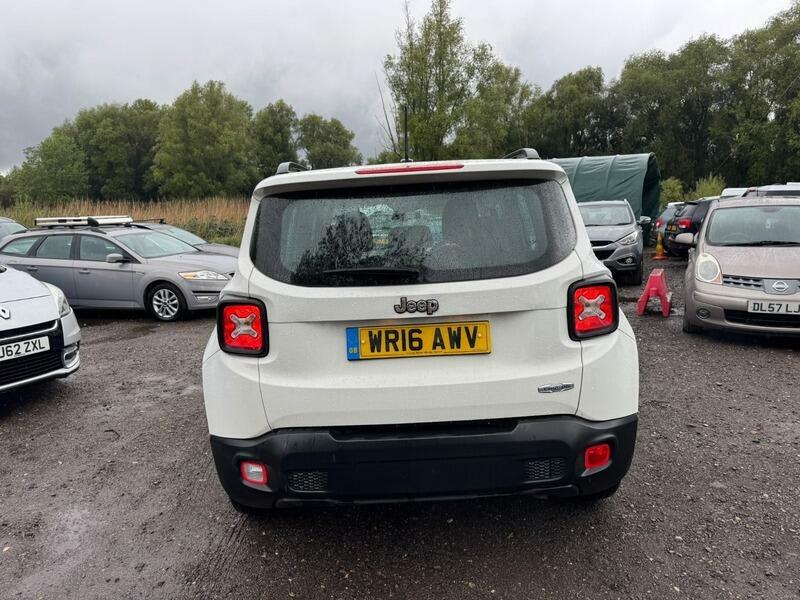 Jeep Renegade Longitude White #6