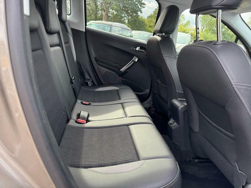 Peugeot 2008 1.2 Puretech Allure Grey #10