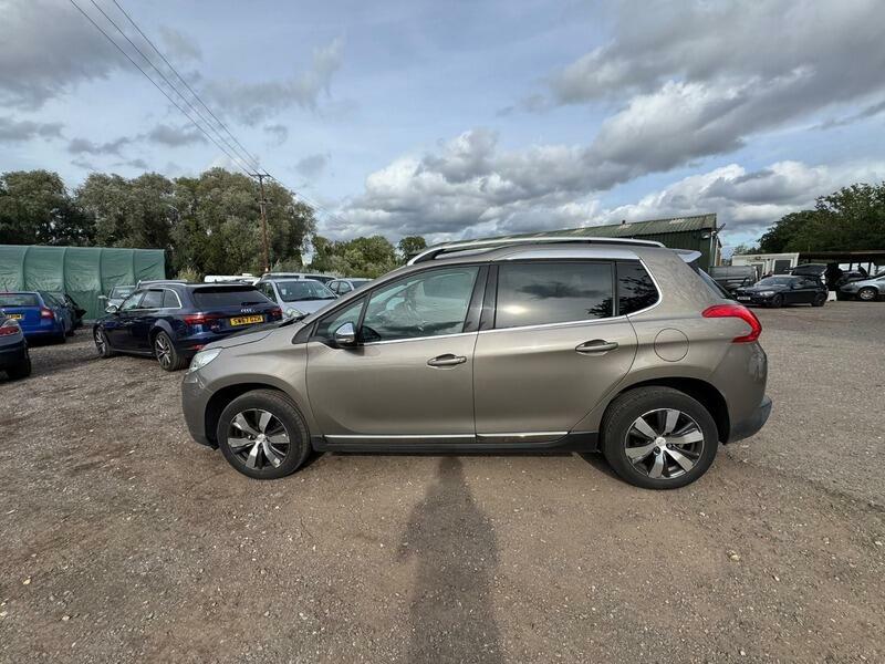 Peugeot 2008 1.2 Puretech Allure Grey #4