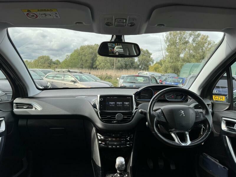 Peugeot 2008 1.2 Puretech Allure Grey #16