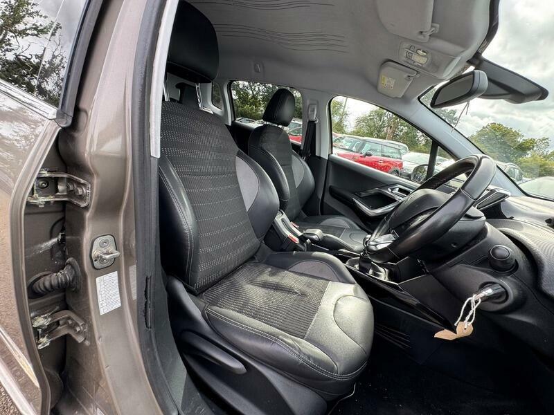 Peugeot 2008 1.2 Puretech Allure Grey #12