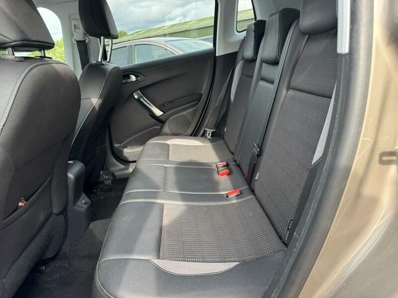 Peugeot 2008 1.2 Puretech Allure Grey #15
